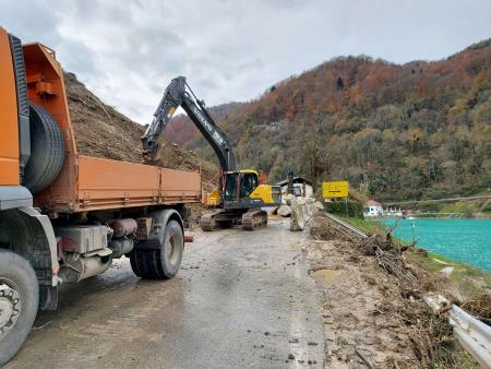 Sanacija plazu na DC Tolmin-Most na Soči (arhiv občine) (1)-1800